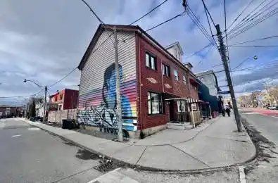 206 Bathurst Street Unit# Upper Toronto C01 Ontario M5T 2R9