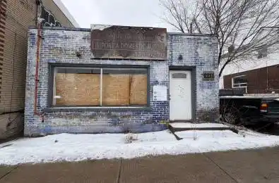 1211 Woodbine Avenue Toronto E03 Ontario M4C 4E1