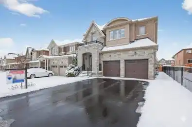 32 Frederick Taylor Way East Gwillimbury Ontario L0G 1M0