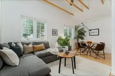 736 Woodbine Avenue Unit# Upper Toronto E02 Ontario M4E 2J1