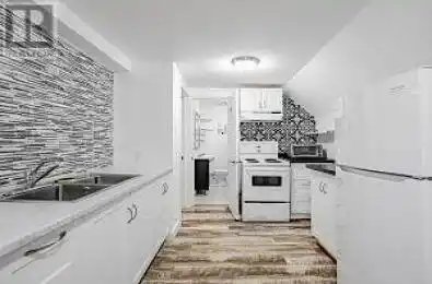 881 Road Unit #upper Mississauga Ontario L5E1E2