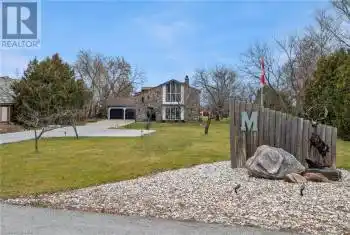 1782 YORK Road, Niagara-on-the-Lake, Ontario L0S1J0, 4 Bedrooms Bedrooms, ,3 BathroomsBathrooms,All Houses,For Sale,YORK,40545265