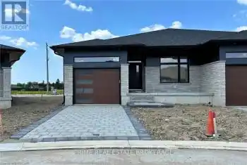 106 COASTAL Cres Unit# 3, Lambton Shores, Ontario N0M 1T0, 2 Bedrooms Bedrooms, 8 Rooms Rooms,2 BathroomsBathrooms,All Houses,Sold,COASTAL,X8285298