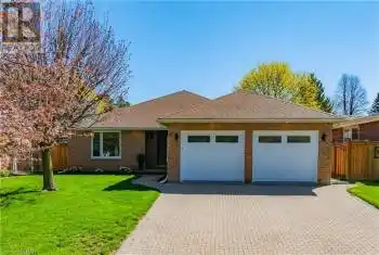 42 BERKWOOD Place, Fonthill, Ontario L0S1E2, 3 Bedrooms Bedrooms, ,3 BathroomsBathrooms,All Houses,For Sale,BERKWOOD,40578904