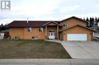 5502 17 Avenue Unit# 5502 Edson Alberta T7E1X1