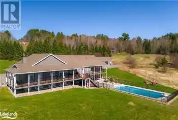 427 WEST BROWNS Road, Huntsville, Ontario P1H2J3, 8 Bedrooms Bedrooms, ,4 BathroomsBathrooms,All Houses,For Sale,WEST BROWNS,40579120