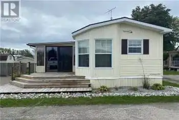 92 CLUBHOUSE Road Unit# 37, Turkey Point, Ontario N0E1T0, 2 Bedrooms Bedrooms, ,1 BathroomBathrooms,Commercial,For Sale,CLUBHOUSE,40562378