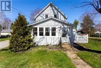 422 CAMBRIDGE Road, Crystal Beach, Ontario L0S1B0, 3 Bedrooms Bedrooms, ,1 BathroomBathrooms,All Houses,For Sale,CAMBRIDGE,40567384