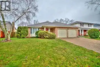 12 ROLLING MEADOWS Boulevard, Fonthill, Ontario L0S1E4, 3 Bedrooms Bedrooms, ,3 BathroomsBathrooms,All Houses,For Sale,ROLLING MEADOWS,40565189