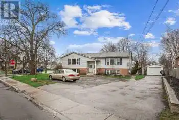 53 Chetwood St, St. Catharines, Ontario L2S 1K3, 5 Bedrooms Bedrooms, 11 Rooms Rooms,4 BathroomsBathrooms,All Houses,Sold,Chetwood,X8203074