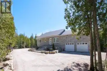 114 Pike Street, Northern Bruce Peninsula, Ontario N0H1W0, 4 Bedrooms Bedrooms, ,2 BathroomsBathrooms,All Houses,For Sale,Pike,X8250710