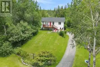 43 Sturgeon Glen Road, Kawartha Lakes (Fenelon Falls), Ontario K0M1N0, 4 Bedrooms Bedrooms, ,2 BathroomsBathrooms,All Houses,For Sale,Sturgeon Glen,X8442732