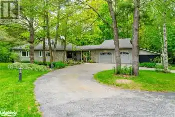 1450 MARGARET Crescent, Penetanguishene, Ontario L9M2B3, 5 Bedrooms Bedrooms, ,4 BathroomsBathrooms,All Houses,For Sale,MARGARET,40596885