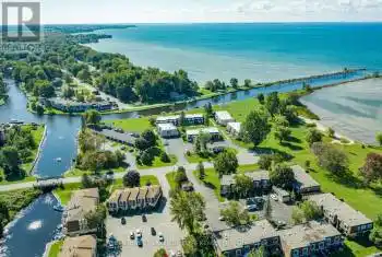 4 Paradise Blvd Unit# 6, Ramara, Ontario L0K 1B0, 3 Bedrooms Bedrooms, 9 Rooms Rooms,2 BathroomsBathrooms,All Houses,Rented,Paradise,S8458640