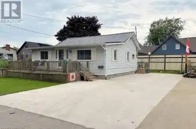 11 WALTER Street Turkey Point Ontario N0E1T0