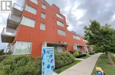 21 Avenue Unit TH 2 Toronto C07 Ontario M2N1Y6