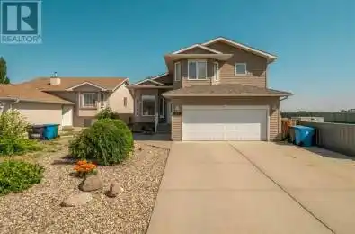 35 Fairmont Gate Lethbridge Alberta T1K7M7