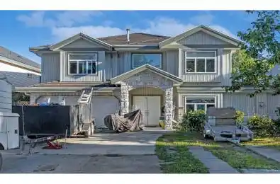 14922 Unit 14922 Surrey British Columbia V3R1K9