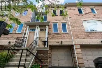 20 Leaside Park Drive Unit# B, Toronto (Thorncliffe Park), Ontario M4H1R2, 3 Bedrooms Bedrooms, ,3 BathroomsBathrooms,All Houses,For Sale,Leaside Park,C9040236