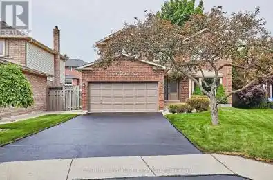 1108 Court Pickering Ontario L1X1T4