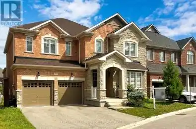 71 Crescent Aurora Ontario L4G3J1