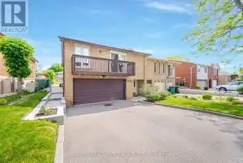 3218 McCarthy Court, Mississauga (Applewood), Ontario L4V3Z6, 3 Bedrooms Bedrooms, ,3 BathroomsBathrooms,All Houses,For Sale,McCarthy,W9055691