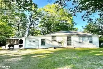 38 LAIDLAW Street, Wasaga Beach, Ontario L9Z2L2, 3 Bedrooms Bedrooms, ,1 BathroomBathrooms,All Houses,For Sale,LAIDLAW,40625816