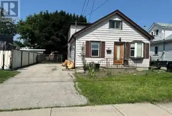 30 East 32nd St, Hamilton, Ontario L8V 3R6, 4 Bedrooms Bedrooms, 9 Rooms Rooms,1 BathroomBathrooms,All Houses,Sold,East 32nd,X9230200