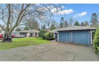 13508 15A Unit# 13508 Surrey British Columbia V4A5P1