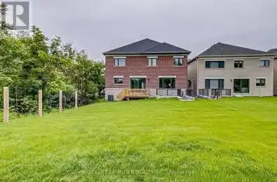 37 Avenue Aurora Ontario L4G3Y1