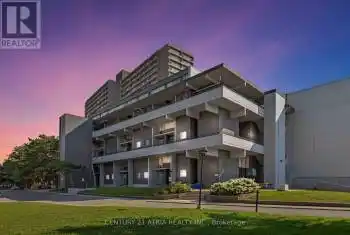 40 Sunny Glwy Unit# 207, Toronto, Ontario M3C 2Z2, 4 Bedrooms Bedrooms, 6 Rooms Rooms,2 BathroomsBathrooms,All Houses,Sold,Sunny,C9245333