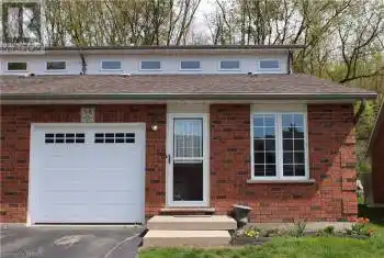 58 HARRIS Avenue Unit# D, Brantford, Ontario N3R2E9, 3 Bedrooms Bedrooms, ,2 BathroomsBathrooms,All Houses,For Sale,HARRIS,40631254