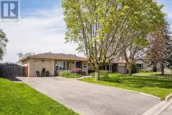 217 Slater Crescent, Oakville (Old Oakville), Ontario L6K2C7, 4 Bedrooms Bedrooms, ,2 BathroomsBathrooms,All Houses,For Sale,Slater,W9248534