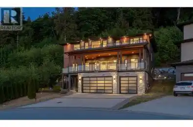 10900 CARMICHAEL Street Maple Ridge British Columbia V2W0H3