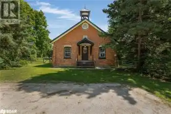 2583 COUNTY ROAD 42, Stayner, Ontario L0M1G0, 2 Bedrooms Bedrooms, ,1 BathroomBathrooms,All Houses,For Sale,COUNTY ROAD 42,40634015