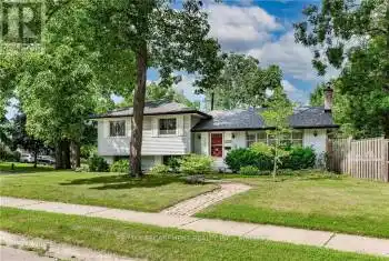 315 White Pines Dr, Burlington, Ontario L7L 4G2, 3 Bedrooms Bedrooms, 6 Rooms Rooms,2 BathroomsBathrooms,All Houses,Sold,White Pines,W9256986