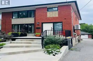 31 Court Unit walkout Toronto Ontario M6M2N9