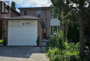 3028 Weston Road, Toronto (Humberlea-Pelmo Park), Ontario M9M2S7, 7 Bedrooms Bedrooms, ,5 BathroomsBathrooms,All Houses,For Sale,Weston,W9261096