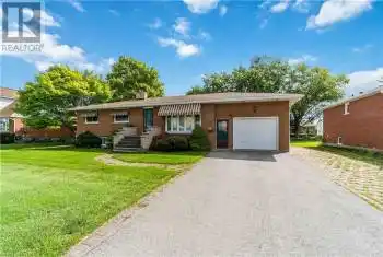 6 WOODSIDE Drive, Port Colborne, Ontario L3K5H1, 3 Bedrooms Bedrooms, ,2 BathroomsBathrooms,All Houses,For Sale,WOODSIDE,40635869