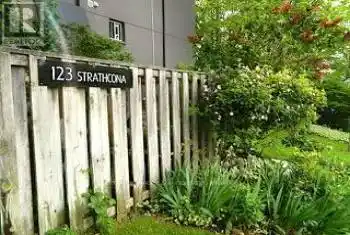 123 Strathcona Avenue Unit# 17, Toronto (Blake-Jones), Ontario M4J4Z1, 2 Bedrooms Bedrooms, ,1 BathroomBathrooms,All Houses,For Sale,Strathcona,E8413788