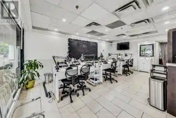 641 Bay Street, Toronto (Bay Street Corridor), Ontario M5G1M7, ,Commercial,For Sale,Bay,C9265760