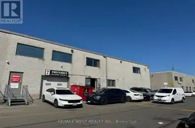 1100 Avenue Unit 11A Toronto Ontario M3J2E2