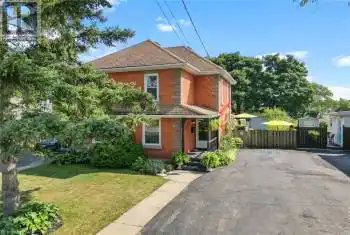 312 CLARENCE Street, Port Colborne, Ontario L3K3G8, 2 Bedrooms Bedrooms, ,2 BathroomsBathrooms,All Houses,For Sale,CLARENCE,40637539