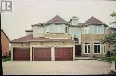 2256 Drive Unit Lower Mississauga Ontario L5M5B8