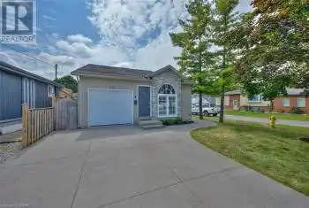 10 BLOOMFIELD Avenue, St. Catharines, Ontario L2P1W8, 3 Bedrooms Bedrooms, ,2 BathroomsBathrooms,All Houses,For Sale,BLOOMFIELD,40639182