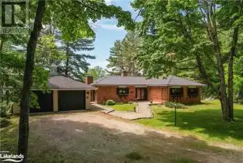 652 NORTH WASEOSA LAKE Road, Huntsville, Ontario P1H2J4, 3 Bedrooms Bedrooms, ,3 BathroomsBathrooms,All Houses,For Sale,NORTH WASEOSA LAKE,40638054