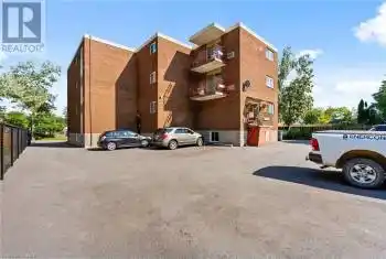 41 CARLETON Street, Thorold, Ontario L2V1Z7, 22 Bedrooms Bedrooms, ,11 BathroomsBathrooms,All Houses,For Sale,CARLETON,40640211