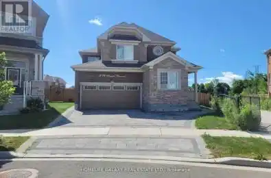 1076 Crescent Pickering Ontario L1X0E7