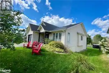 21 CAIRNS Crescent, Huntsville, Ontario P1H1Y3, 4 Bedrooms Bedrooms, ,2 BathroomsBathrooms,All Houses,For Sale,CAIRNS,40640074