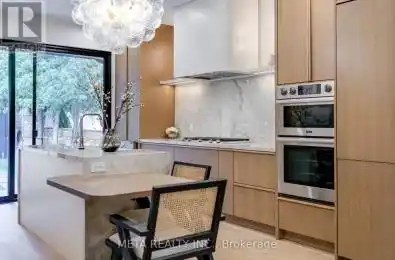 343 Grove Toronto (High Park North) Ontario M6P2H6